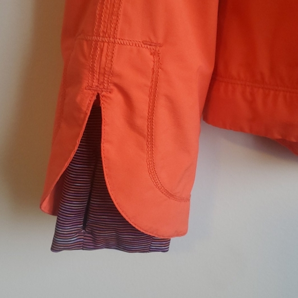 Rare Lululemon Run In Rain Jacket - size 2 - Picture 3 of 12